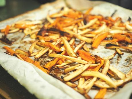 Parsnip Fries with Curry Dip