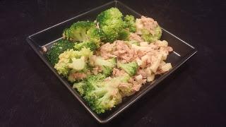 Brokkoli-Thunfisch-Salat mit Käse