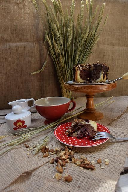 Marmorkuchen mit Schokoladen - Müsli Toping