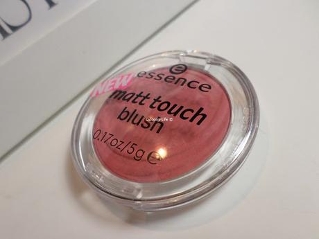 Empfehlung im Herbst: Essence Matt Touch Blush Cherry me up ♥
