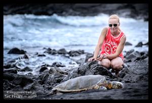 EISWUERFELIMSCHUH - Hawaii Big Island Black Beach Coconuts Turtle (99)