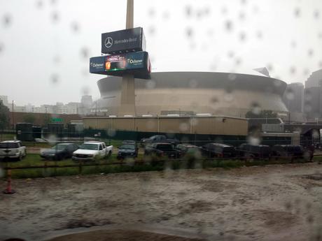 Superdome - Stadtion New Orleans in der Nähe des Bahnhofs