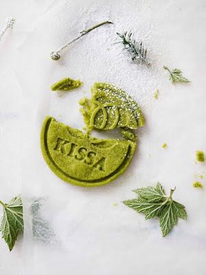 G​rüne Weihnachten - k​östliche Rezepte mit​ KISSA Matcha für fe​ine Weihnachtsbäcker​ei​
