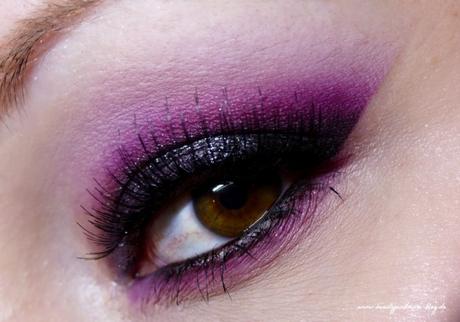 Black & Purple Edgy Holiday Makeup Look - Blogparade #wannabelike MAC Black Grape