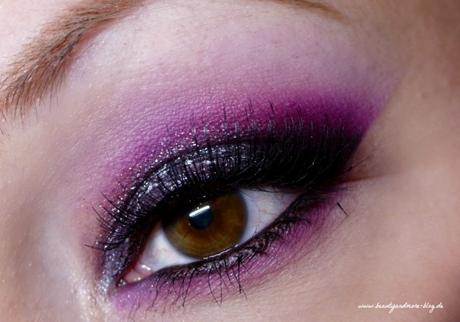 Black & Purple Edgy Holiday Makeup Look - Blogparade #wannabelike Jaclyn Hill Eye Makeup MAC Black Grape