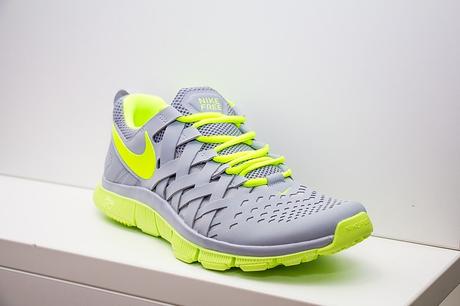 Nike Laufschuhe grau