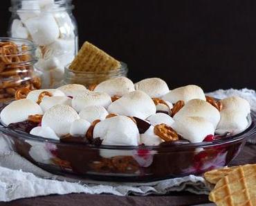 süß & salziger Brezel-Schokoladen-Früchte-Marshmallow Auflauf/Dip