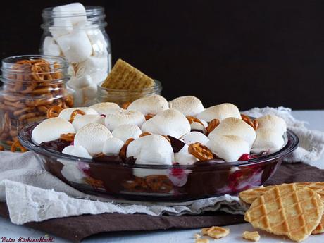 süß & salziger Brezel-Schokoladen-Früchte-Marshmallow Auflauf/Dip