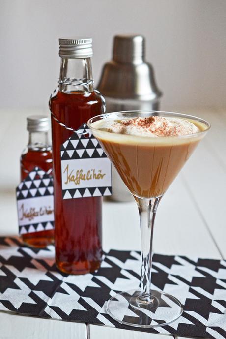 Rezept für Coconut Mudslide - eine leicht expotische Variante dieses Cocktail-Klassikers mit Kaffeelikör