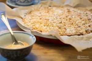 Apfel-Zimt-Tarte mit Marzipan-Streuseln