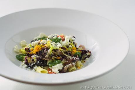 vegetarisch: Pasta Gemüse Walnuss-Pesto Schafskäse