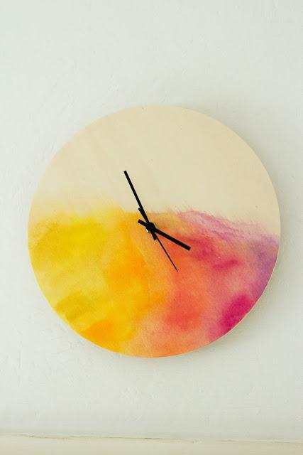 diy watercolor wall clock wanduhr wasserfarben selber machen