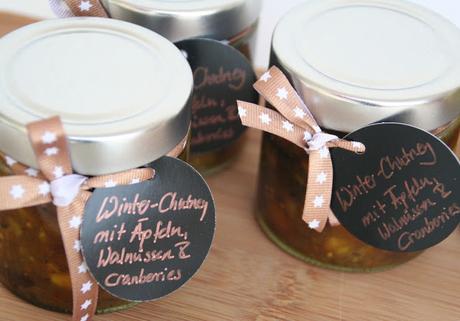 Weihnachtsgruß aus der Küche: Winter-Chutney mit Äpfeln, Cranberries und Walnüssen
