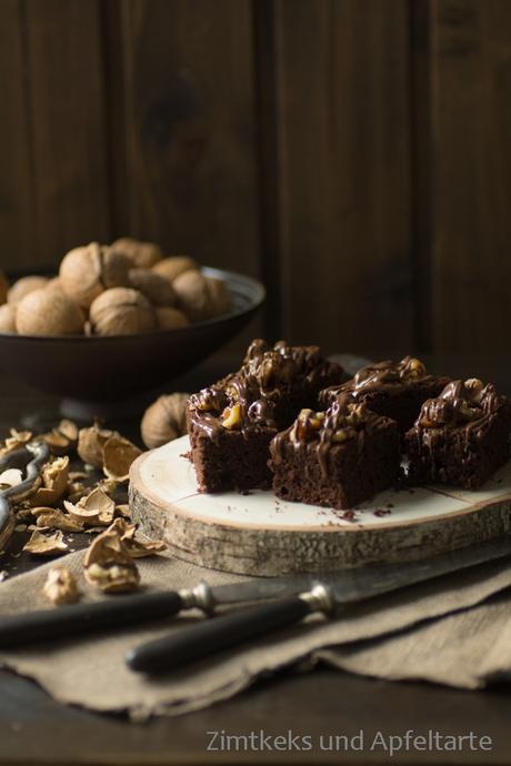 Winter-Brownies mit karamellisierten Walnüssen und ein Geschenke-Tipp!