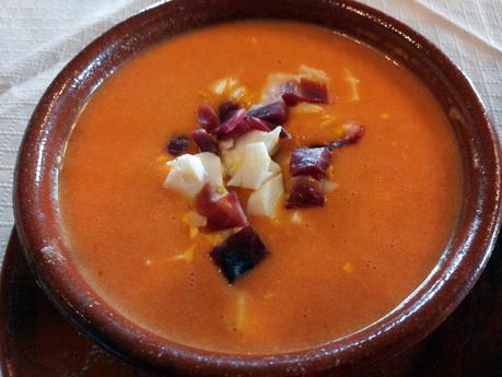Unsere Entdeckung des Jahres in Andalusien wenige Tage später (als bekennende Fans kalter Suppen): Salmorejo (Rezept).