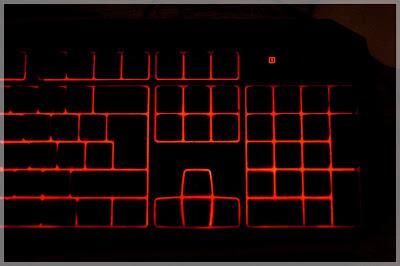 aLLreLi K9500U Gaming-Tastatur mit Beleuchtung und 9 anpassbaren Tasten im Test