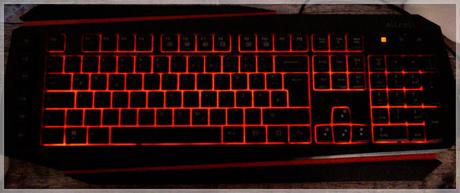 aLLreLi K9500U Gaming-Tastatur mit Beleuchtung und 9 anpassbaren Tasten im Test