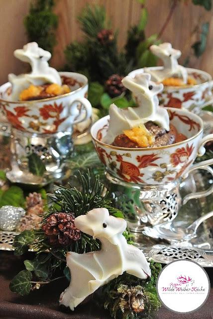 Weihnachtliches Blitzdesssert! Lebkuchenhirsch auf veganer Schoko-Mandarinen-Chaicreme
