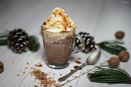 Heiße Schoko mit Marzipan-Creme-Topping