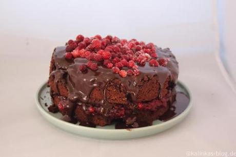 Schokoladen-Preiselbeer-Torte… und warum es sich rächt, wenn man nicht warten kann