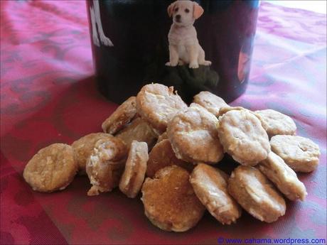 comp_CR_CIMG4157_Hunde_Knabberkekse