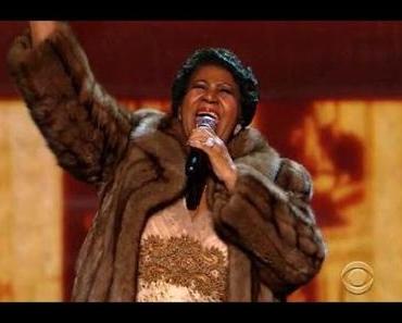 Aretha Franklin beweist, dass sie immer noch die Queen des Souls ist und bringt Barack Obama zum Weinen