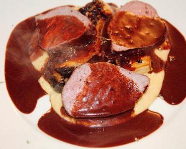 Wildscheinfilet mit Schokoladensoße und Mandelpolente