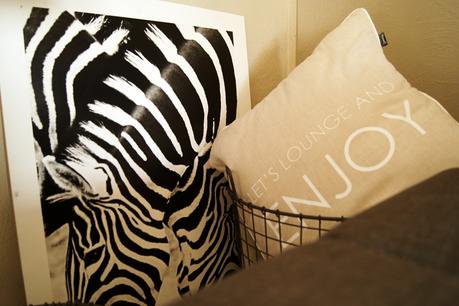 Blog + Fotografie by it's me! - Print von Zebras, Kissen mit Enjoy