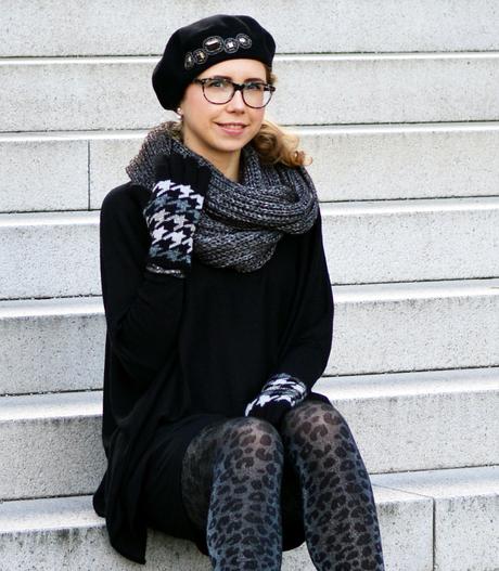 Outfit: Allblack with leo glitter tights, beret and houndstooth gloves, Kationette, Fashionblog, Modeblog, Streetstyle