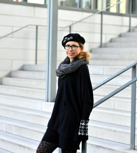 Outfit: Allblack with leo glitter tights, beret and houndstooth gloves, Kationette, Fashionblog, Modeblog, Streetstyle