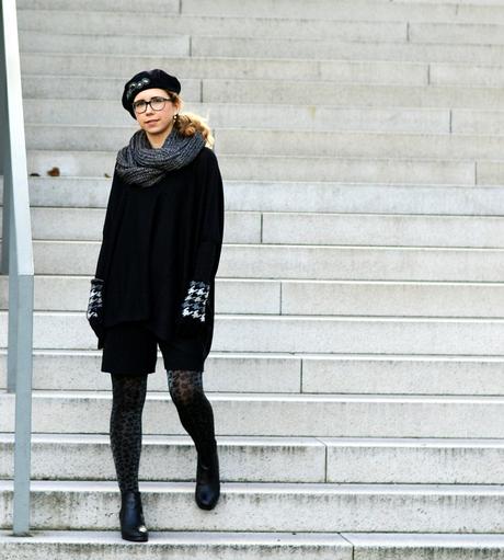 Outfit: Allblack with leo glitter tights, beret and houndstooth gloves, Kationette, Fashionblog, Modeblog, Streetstyle