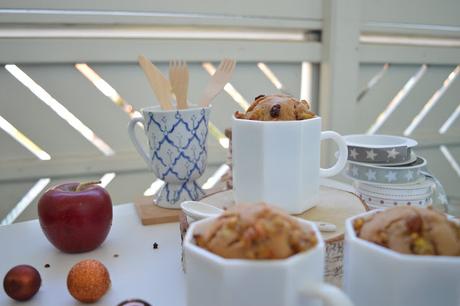 Bratapfelkuchen in a Mug / Mug Cake with Apples and Raisins #mugsunday