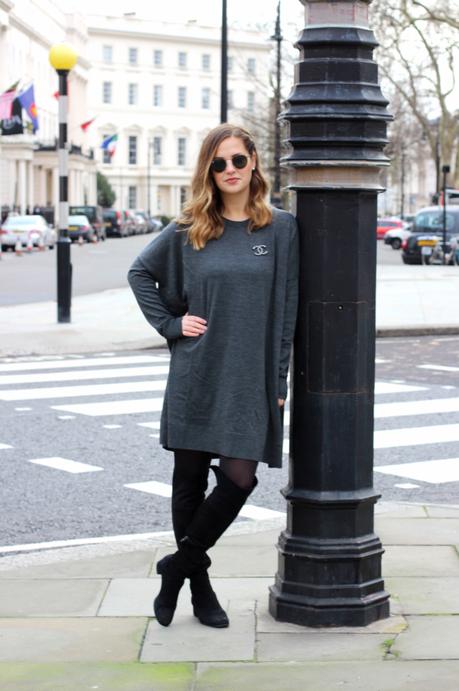 grey dress & other stories frankfurt blogger chanel brosche 1