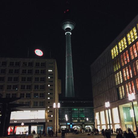 der Alex bei Nacht