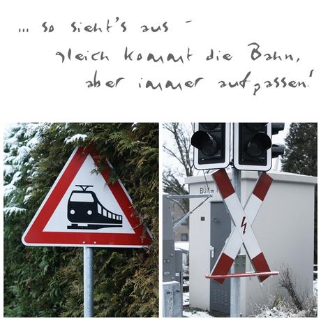 Blog + Fotografie by it's me! - Draussen - Magische Mottos im Januar, Andreaskreuz und Bahnhinweis