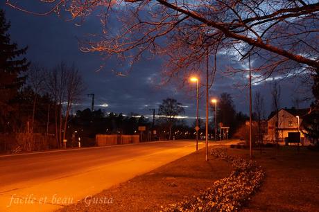 Lichter und Abendhimmel