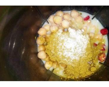 Reisnudeln mit Prinzessinenbohnen in Kichererbsen-Curry-Soße