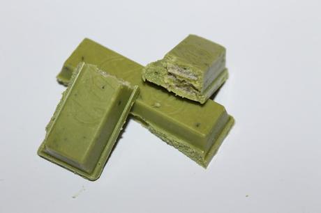 Gekostet: Nestle Kitkat Matcha Green Tea ... grüner Tee als Süßigkeit?