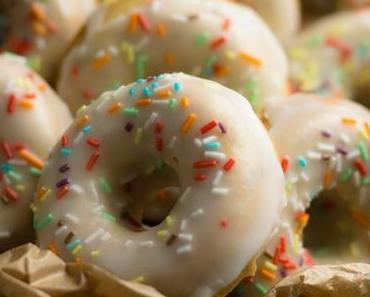 Zitronen-Mohn-Donuts