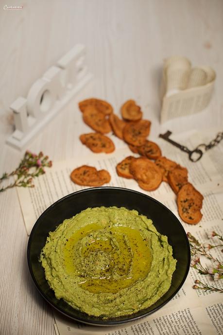 Avocado Hummus mit Brotchips