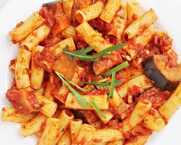 Rigatoni Arrabiata mit Auberginen