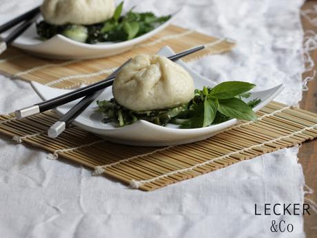 Baozi mit Rindfleisch-Sambal-Füllung und Wakame-Gurken-Salat Baozi mit Rindfleisch-Sambal-Füllung und Wakame-Gurken-Salat