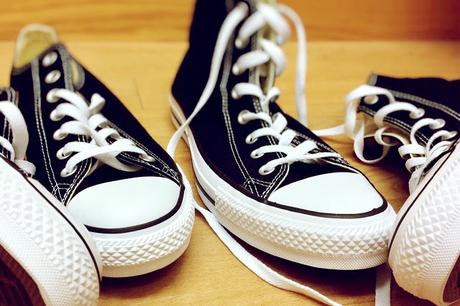 5 Gründe, warum Sneakers in JEDEN Mama-Schuhschrank gehören