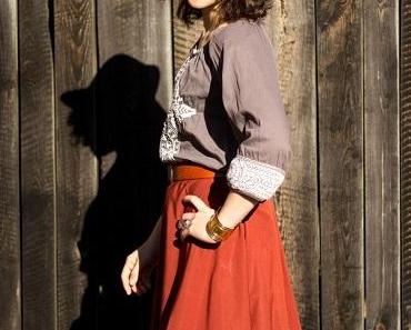 Rostroter Halbtellerrock