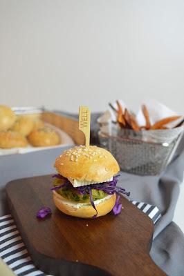 Mini Burger Buns mit Falafel Patties / Mini Burgers with vegan Falafel Patties