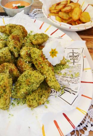 Gute Laune-Küche! Grüne Hühner-Nuggets mit Paprika-Aioli und knusprigen Kartoffelscheiben