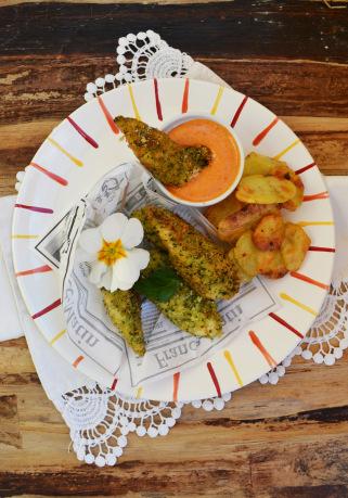 Gute Laune-Küche! Grüne Hühner-Nuggets mit Paprika-Aioli und knusprigen Kartoffelscheiben