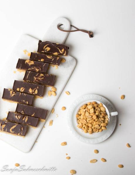Peanutbutter-chocolate-bars with caramel-6