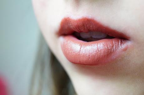 Review / Astor Perfekt Stay Fabulous Lippenstifte + Mega Verlosung