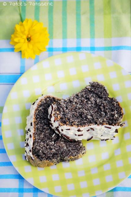 Mhhhhh...Mohn-Gugelhupf mit weißer Schokolade {Geht auch vegan!}